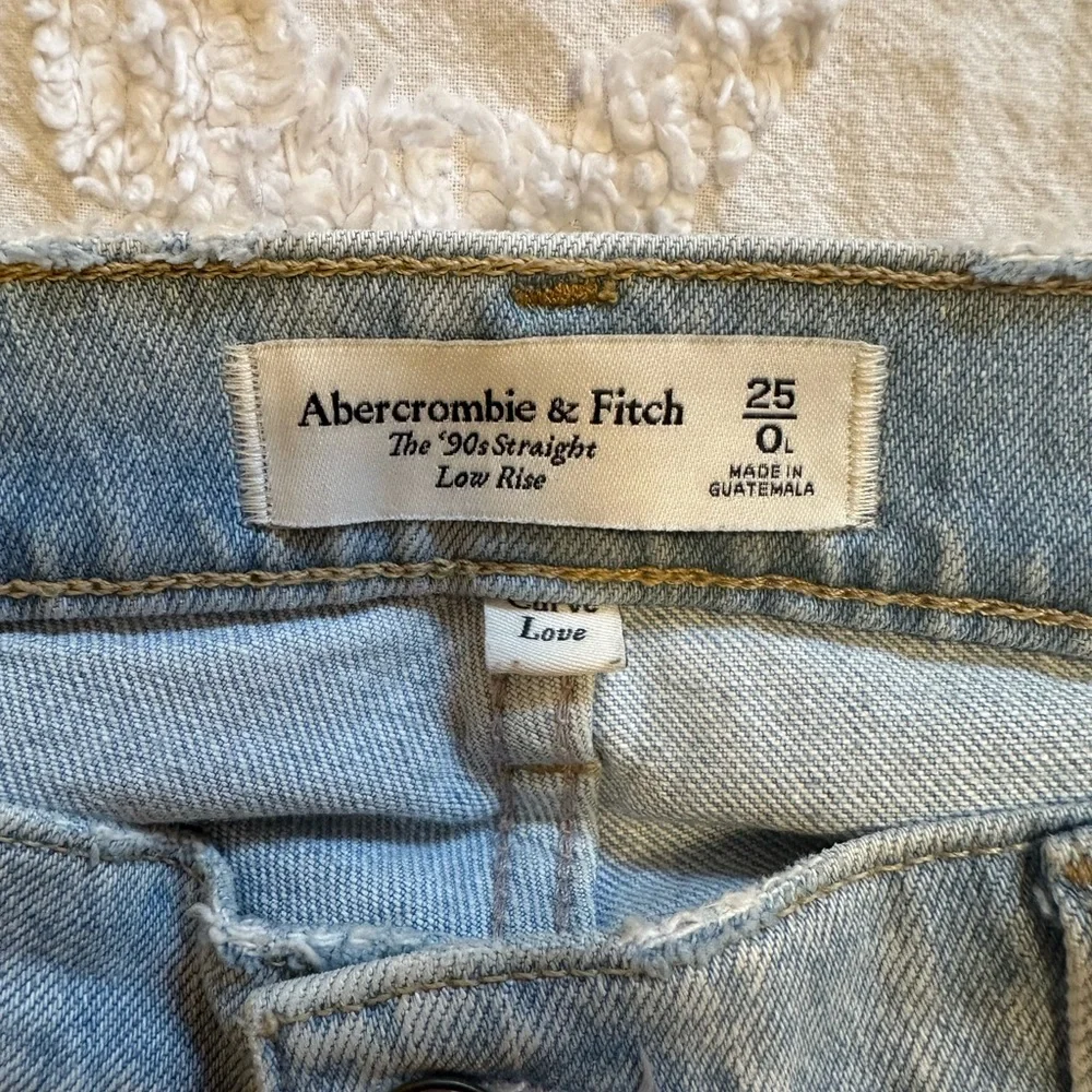 Abercrombie & Fitch Women's Light Blue “The 90s Straight Low Rise” - Picture 4 of 6